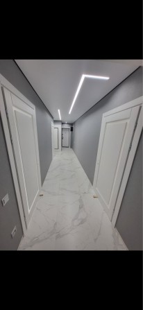 Продам трьох кімнатну квартиру в центрі ! - фото 1