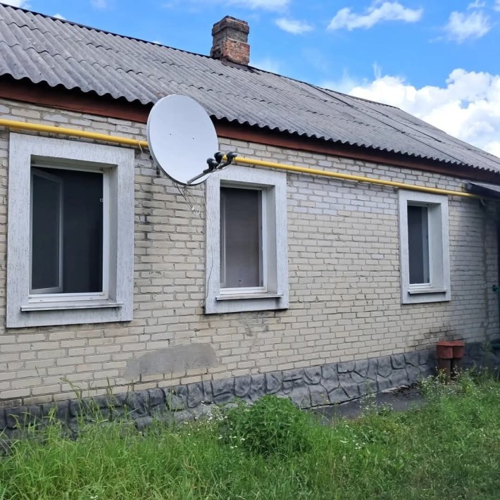 Квартира в бараку з гаражем та городом - фото 1
