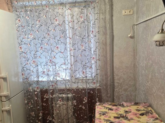 Продам  двухкімнатну квартиру центр міста підходить під є відновлення Павлоград