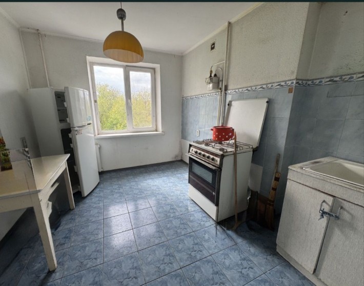 Продам  свою квартиру 3-х кімнатну 59 кВ. 3/9 - фото 1