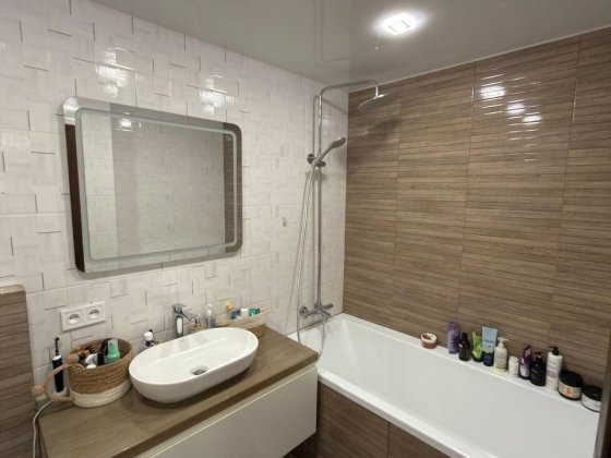 Продам 3-кімнатну квартиру в центре Самар