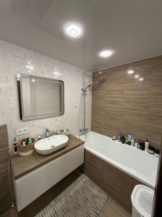 Продам 3-кімнатну квартиру в центре - фото 1