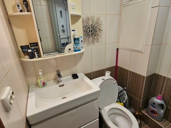 Продам 2-х кімнатну квартиру в центрі міста Ромны