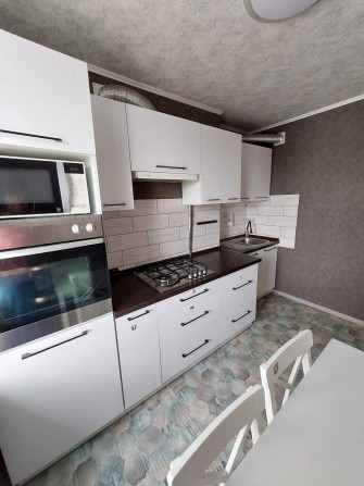 Продам 2к. квартиру в с. Зарічне - фото 1