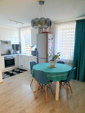 Продаж 3-к квартири: дизайнерське перепланування, ідеальний стан. - фото 1