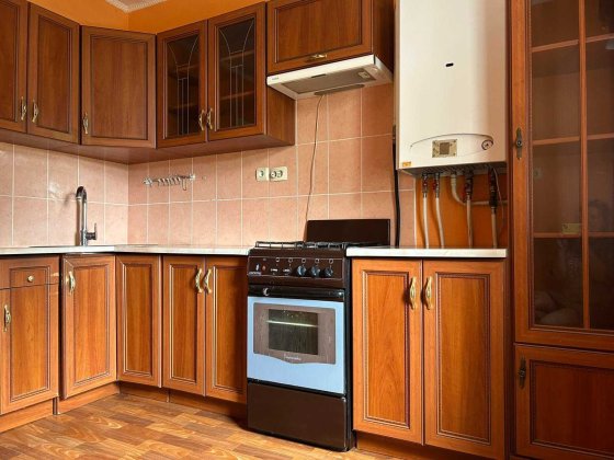 Продаж 1-к квартири з індивідуальним опаленням (цегляний будинок) в місті Старокостянтинів Старокостянтинів