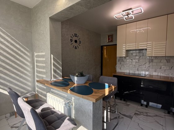 Продаж 3- кімнатної квартири в Мікрорайоні Стрый