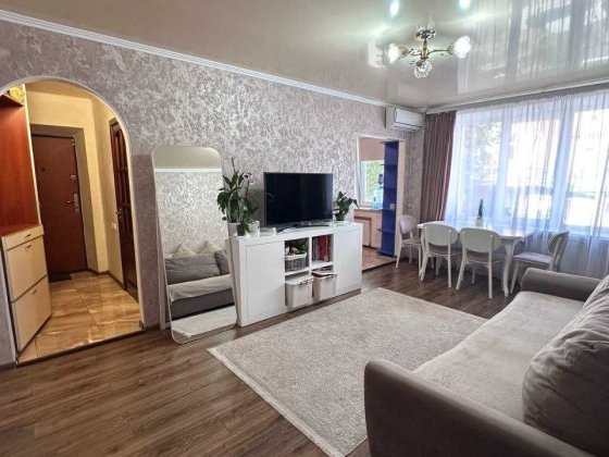 Продаж 2-кімнатної квартири | Умань, вул. Небесної Сотні