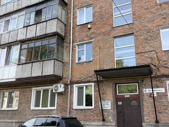 Продається двокімнатна квартира,в центрі міста,АВТОНОМНЕ ОПАЛЕННЯ Умань