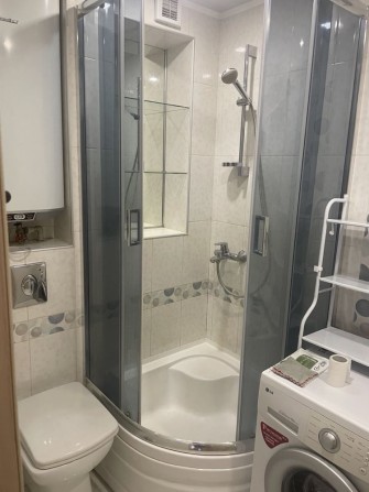 Продам 3-кімнатну квартиру в центрі м. Чугуїв, Харківська область - фото 1