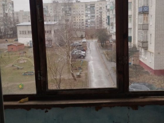 Продається 3х кімнатна з автономним опаленням. Шостка