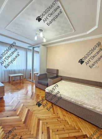 Продам 1-кімнатну квартиру, район 8-9 школи, третій поверх - фото 1