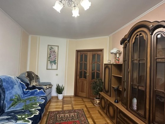 Продам затишну трикімнатну квартиру Шептицкий