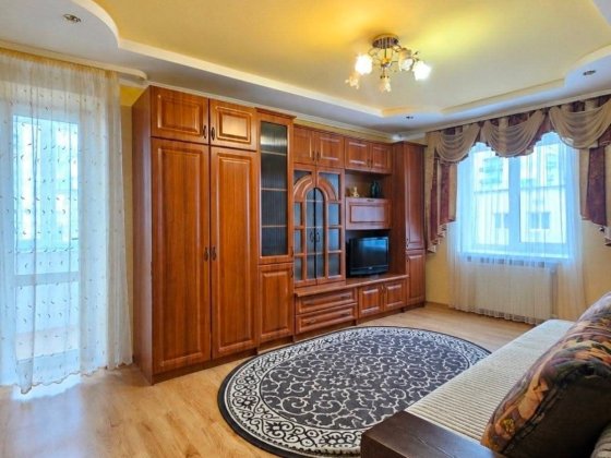 Продам 2-кімнатну квартиру, чешка,район 8-9 школи(можна по сертифікату) Шептицкий