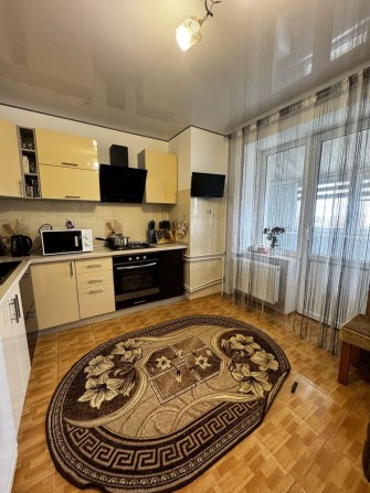 Продам 1-кімнатну квартиру у новобудові (ріелтор) - фото 1
