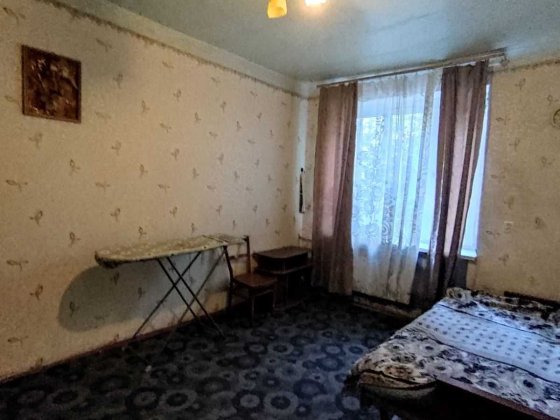 Продам 2 комнатную  квартиру Чугуев Чугуїв