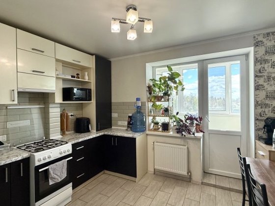 продам 2 км квартиру
