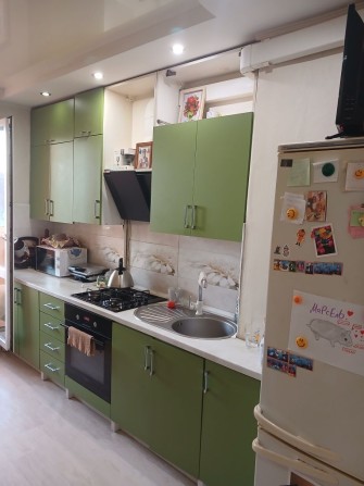Продам трикімнатну квартиру  на пр. Соборності - фото 1