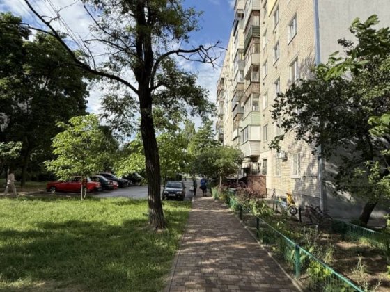 Продаж 1-к квартири (перепланована в 2-к), 7/9 поверх. Слобожанське, вул.  Василя Сухомлинського, 48 Слобожанське