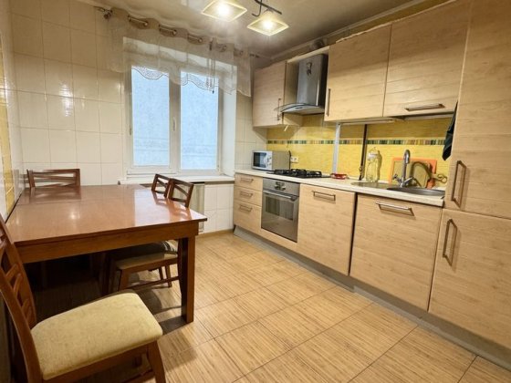 Продам 3 -х кімнатну квартиру смт.Слобожанське , вул.8-Березня Слобожанское