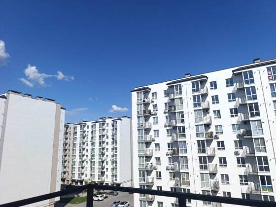 Продам велику 2-кімнатну квартиру 91кв.м в ЖК Дніпровська Брама2 з автономним газовим опаленням (вау Слобожанське