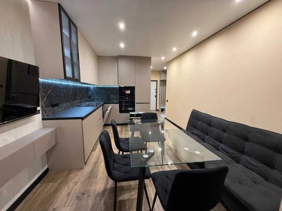 Продам квартиру в ЖК Днепровская Брама-2  с ремонтом Слобожанське