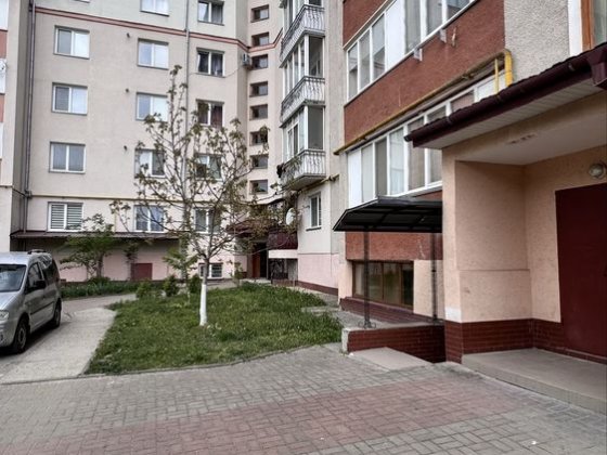 Продаж! Велика 3 кімнатна квартира Вовчинець