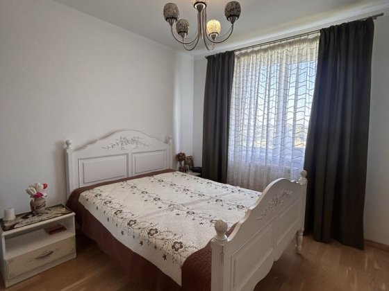 Продається 4 кімнатна квартира на вулиці Крайня Крихівці