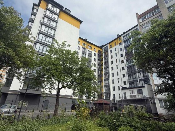 Продаж квартири ЖК Цитадель 9-10 поверх Угринов