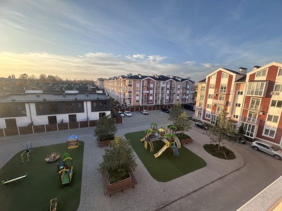 Продаж 3-кімнатна 2-рівнева квартира з газом в Амстердамі, Білогородка, 15 хв до Києва, балкон‼️