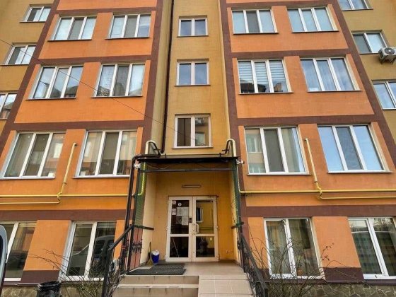 Продам 1-кімнатну квартиру з меблями та технікою у Білогородці без комісії