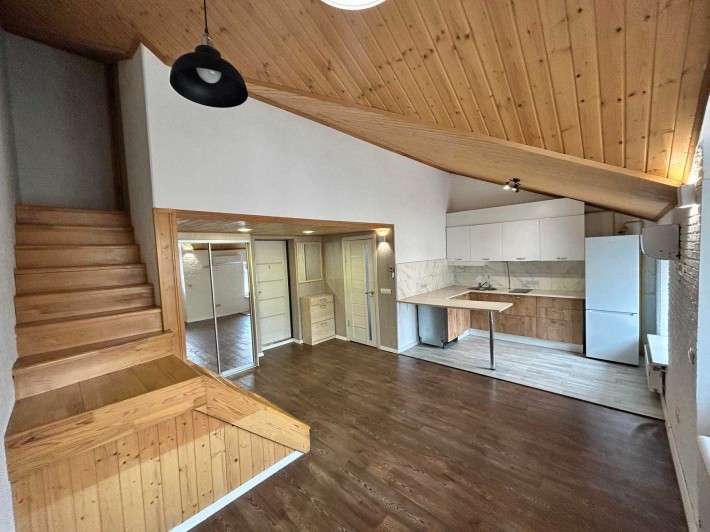 1-кімнатна квартира-студія 32,6 м² + окрема комора 8,8 м² - фото 1