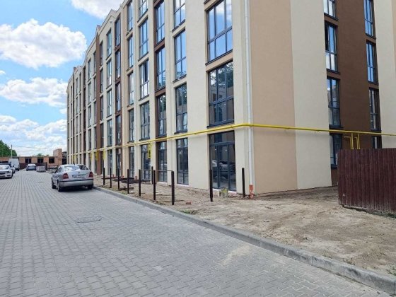 Продаж 1 ком квартири з двориком Петрівський квартал
