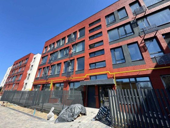 3-кімнатна квартира 83 м² Святопетрівське. Закритий ЖК комфорт-класу Газове опалення. Ліфт. Є-Оселя.