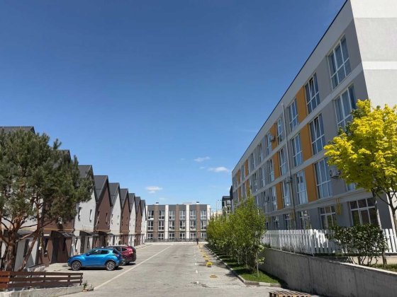 2-рівнева квартира 57 м² у Святопетрівському Стеля 4,90 м. Газ Ліфт Укриття. Закритий малоповерховий