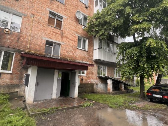 Продаж 1- кімнатноі квартири у Сквирі