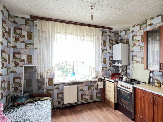 Ексклюзив.Продам простору 1шку з індивідуальним опаленням в Узині
