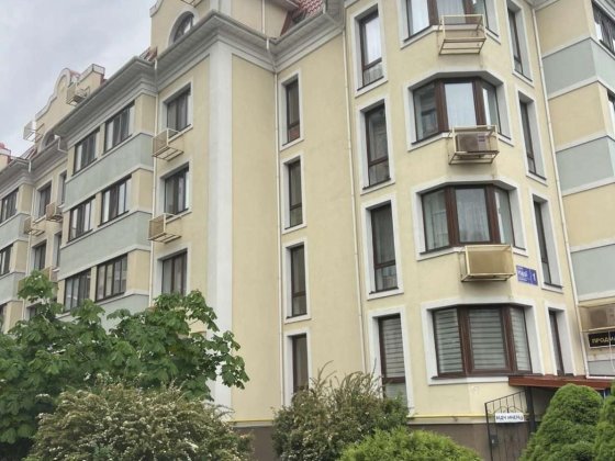 Продаж 4-х кімнатна квартира Щасливе