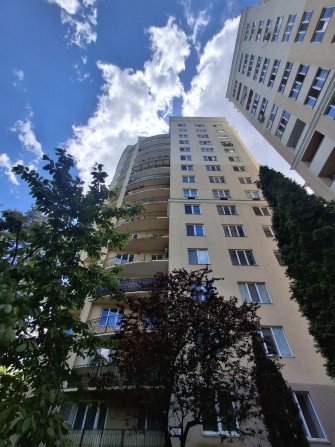 Продам Квартиру ЖК Чайки 1 комнатна Євро 2 ремон Меблі 50 м2 - фото 1