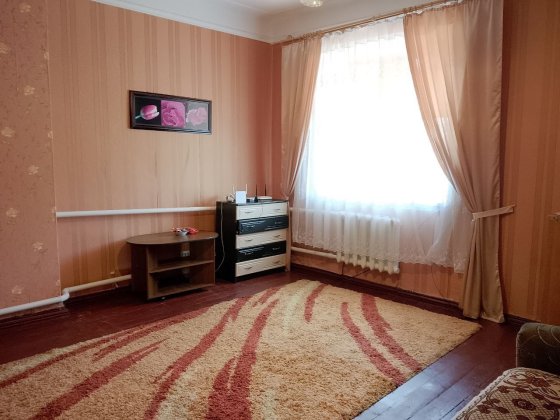 Двокімнатна квартира в центрі Помошная