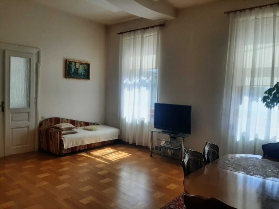 Продається 2-на квартира в центрі м.Самбора Самбір
