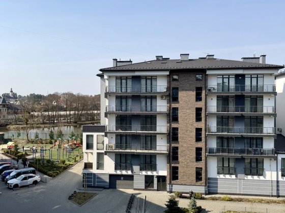 Продаж квартири Брюховичи