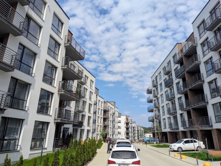Продаж 2-кімнатної квартири 68м2 Брюховичі - фото 1