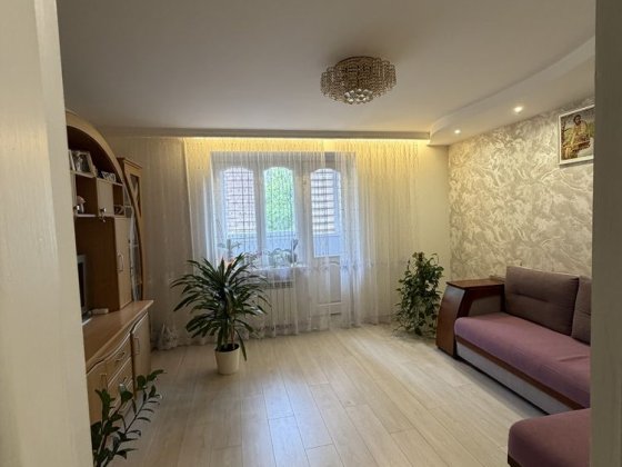 Продається двокімнатна квартира Новояворівськ