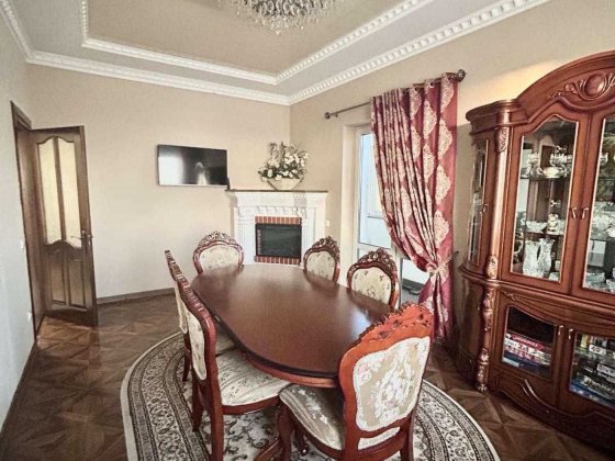 Продаж 3 кімнатної квартири з ремонтом в новобудові м.Жовква Жовква