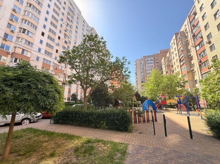 Продаж 1 кім квартири в в ЖК Райдужний 49 метрів Є Відеовлення Єлселя Ваучер (323-648) - фото 1