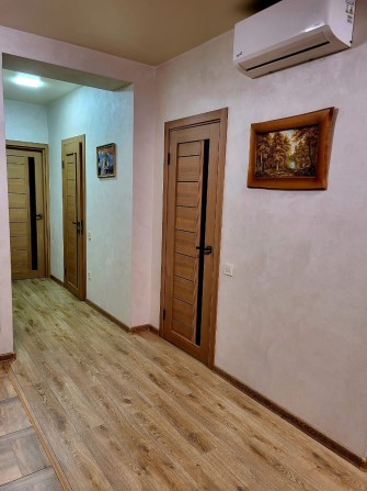 Хозяин продам свою квартиру 68 кв в жк Сады Ривьеры - фото 1
