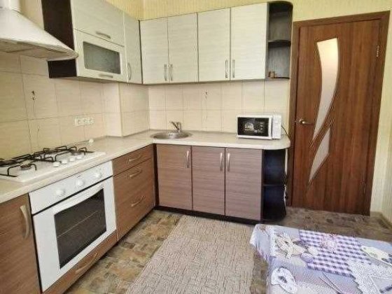 Продам 2-кімнатну квартиру з газом  низький поверх в ЖК Райдужний Таїрова Лиманка