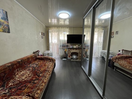 ЭКС! Продам 2 к.квартиру с большой кухней   р-н проспекта Добровольского 67 лицея! Кирпичный спецпро