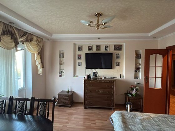 Продам 4х кімнатну квартиру Заліщики